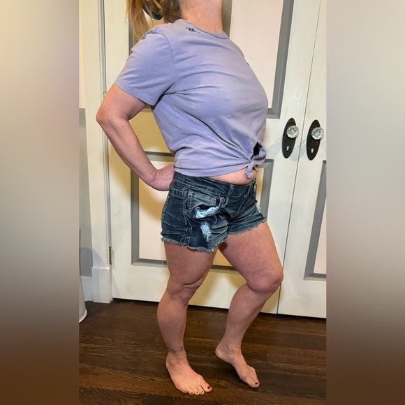 VANS - Short Sleeve Crop Keyhole Crop-top - Picture 3 of 11